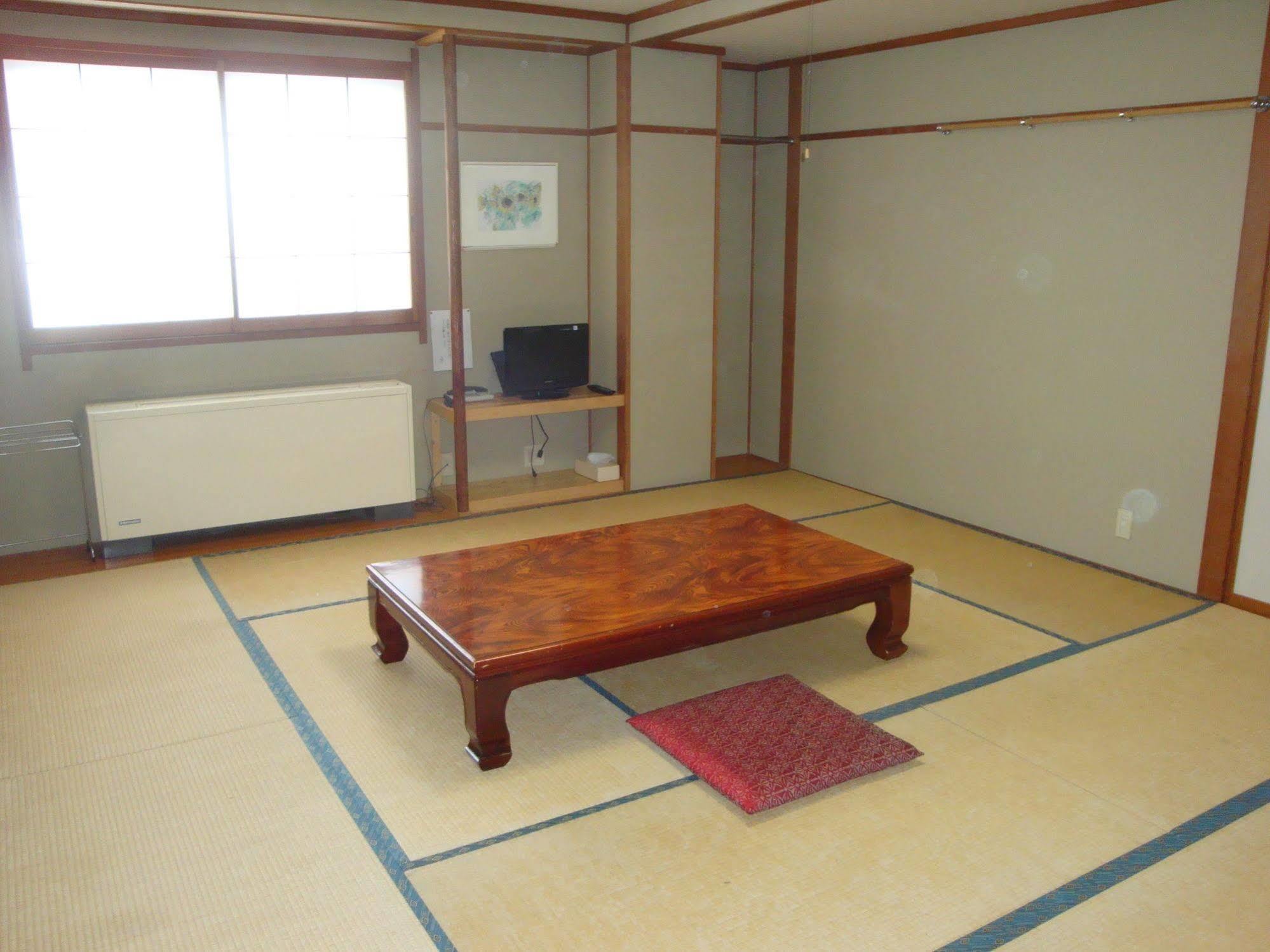 Hotel La Montagne Furuhata Хакуба Екстериор снимка