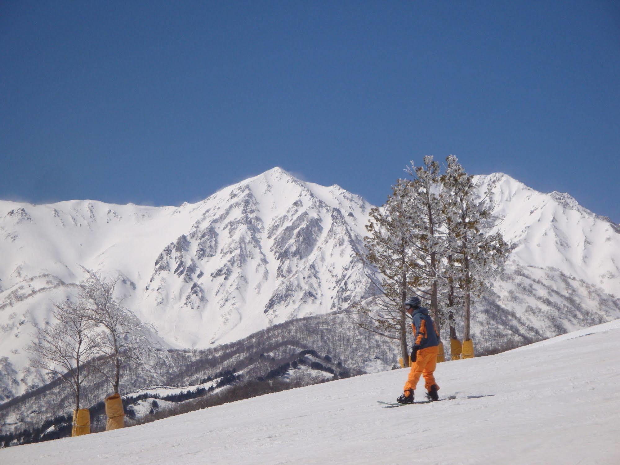 Hotel La Montagne Furuhata Хакуба Екстериор снимка